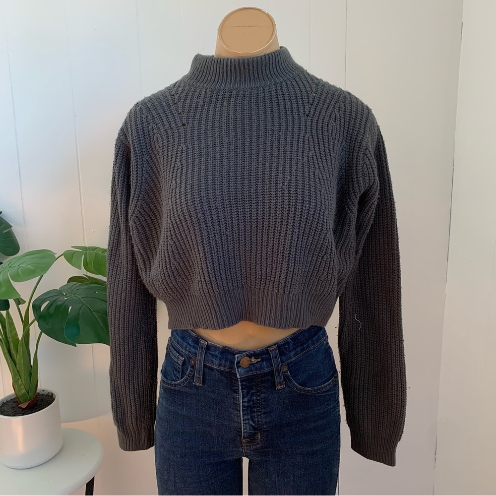 Kendall and Kylie Gray Cropped Cable Knit Sweater Size M